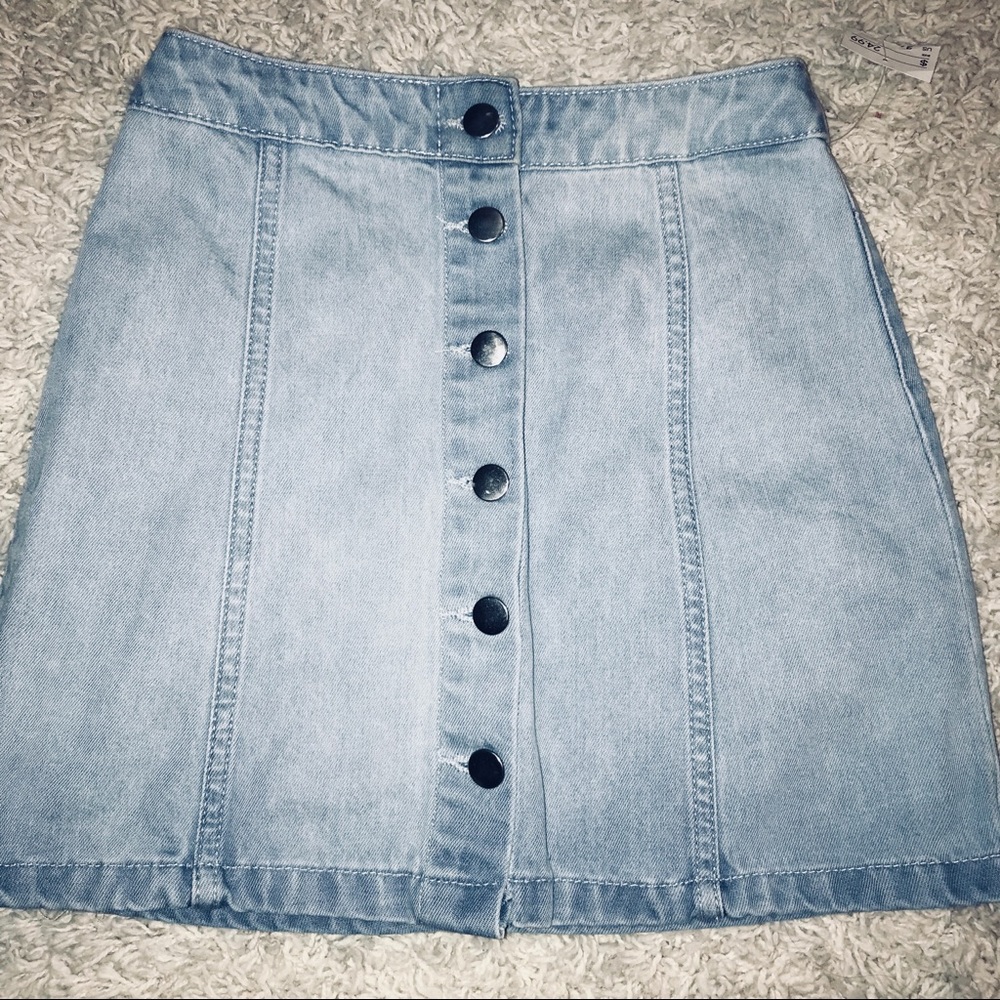 NWT button up jean skirt